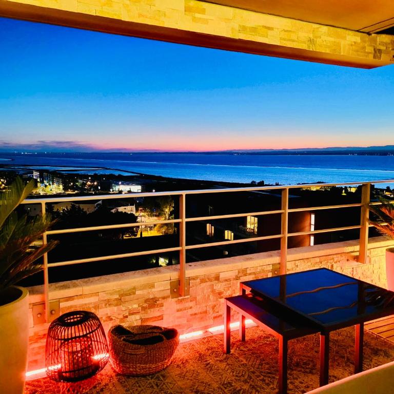 ''Le Soleil'' Superbe T3 avec vue étang et mer, clim parking et piscine - Apartment mit 2 Schlafzimmern - 3