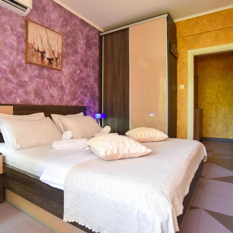Apartment Golden Lavender - One-Bedroom Apartment - 4