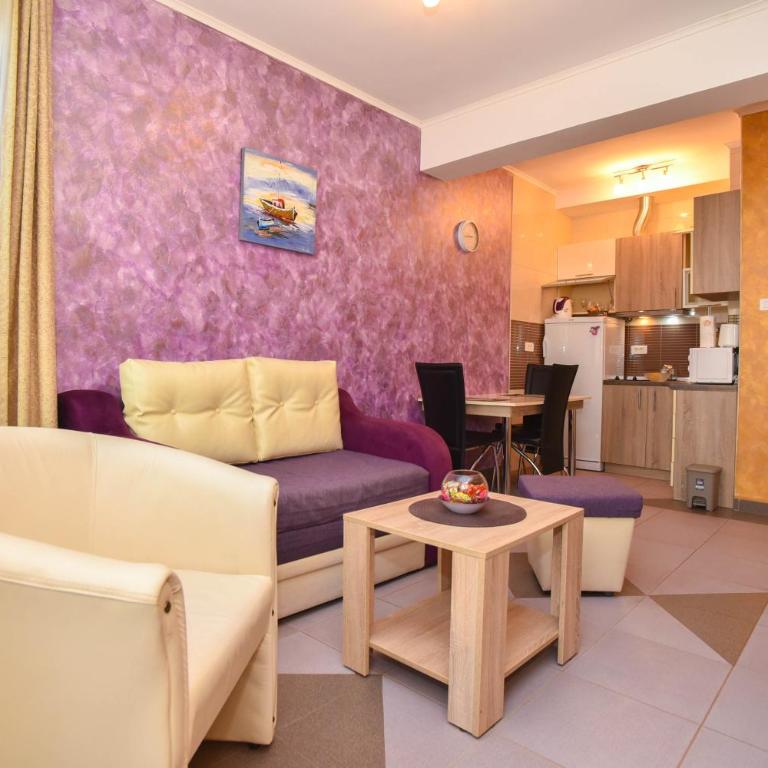 Apartment Golden Lavender - One-Bedroom Apartment - 9