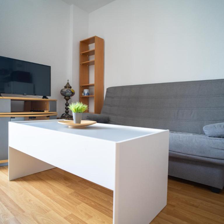 La Casa de Elvira - One-Bedroom Apartment - 12