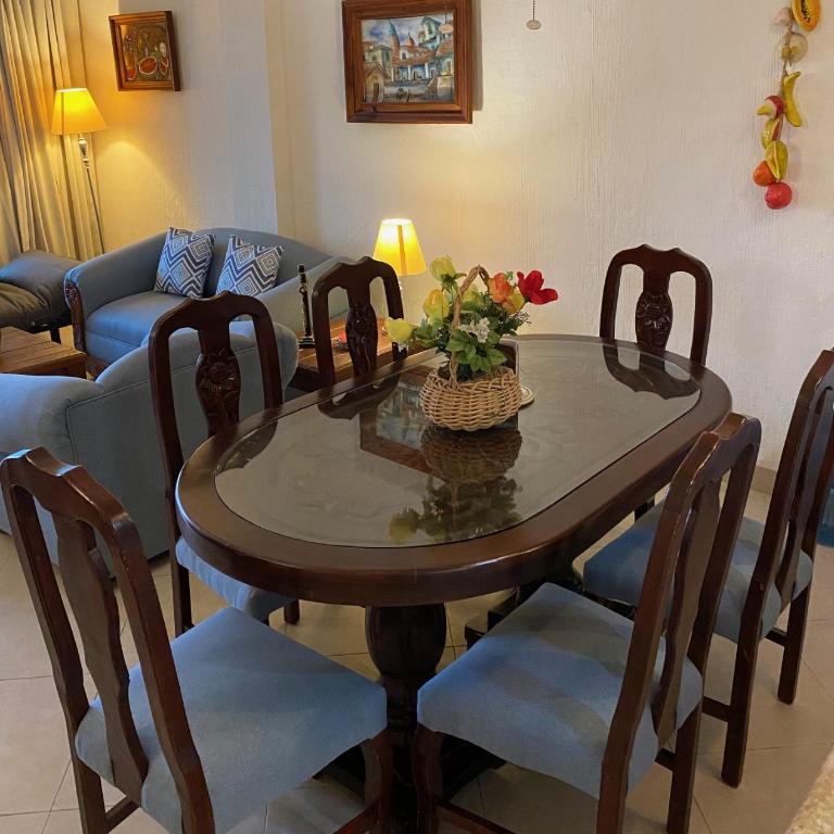 Departamento frente al mar con dos recámaras y seguridad 24 h a dos cuadras de la Quinta Avenida - Apartamento de 2 dormitorios - 8