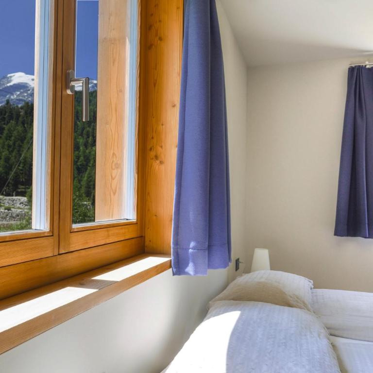 Hotel Morteratsch - Doppelzimmer mit eigenem Bad - Nebengebäude - 4