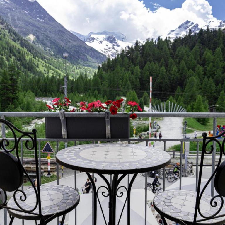 Hotel Morteratsch - Superior Doppelzimmer - 2