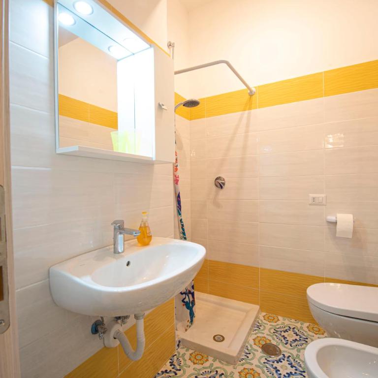 Vomero Cilea House with balcony - Appartamento con 2 Camere da Letto - 17