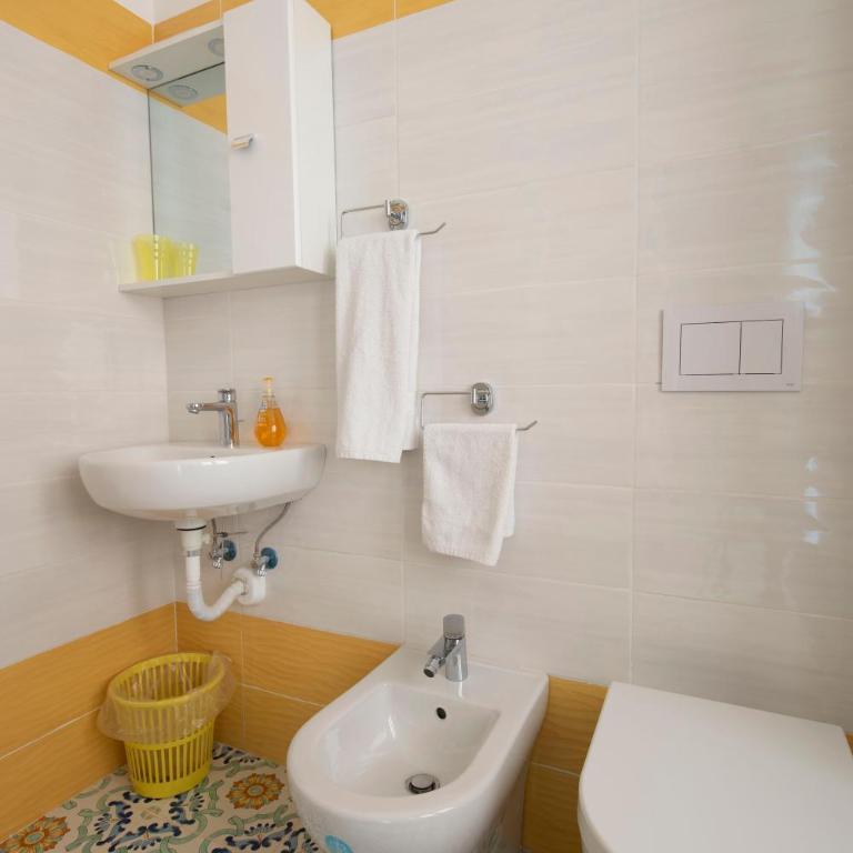 Vomero Cilea House with balcony - Appartamento con 2 Camere da Letto - 8