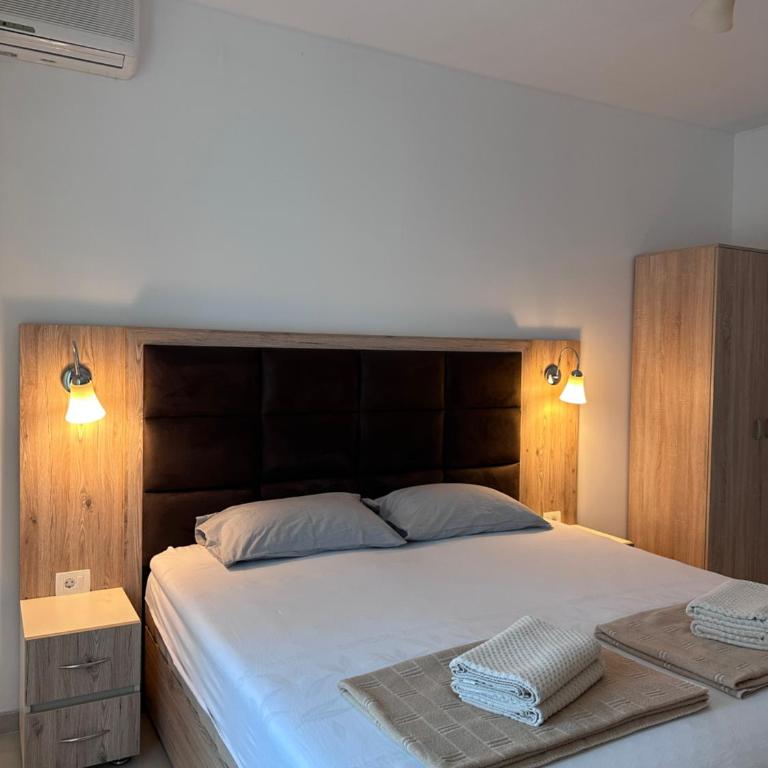 Apartments Blanco - Dvokrevetna Soba sa Bračnim Krevetom i Balkonom - 5