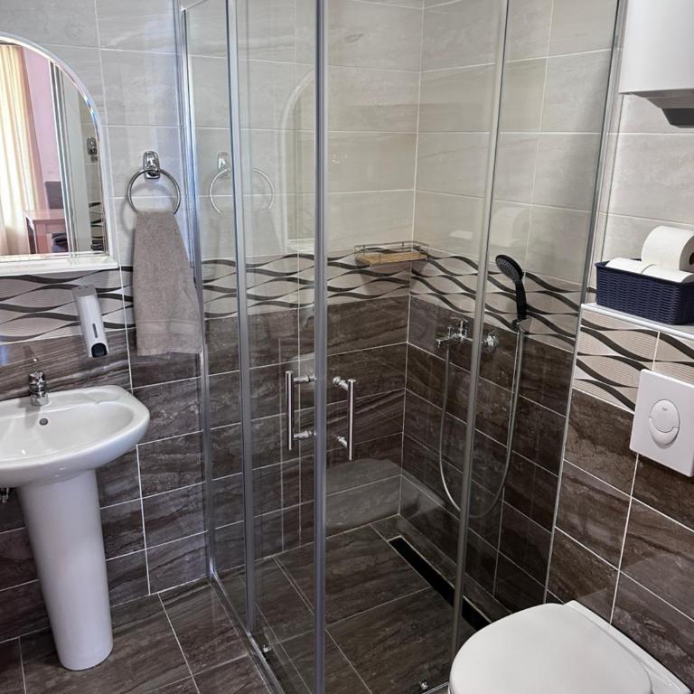Apartments Blanco - Dvokrevetna Soba sa Bračnim Krevetom i Balkonom - 7
