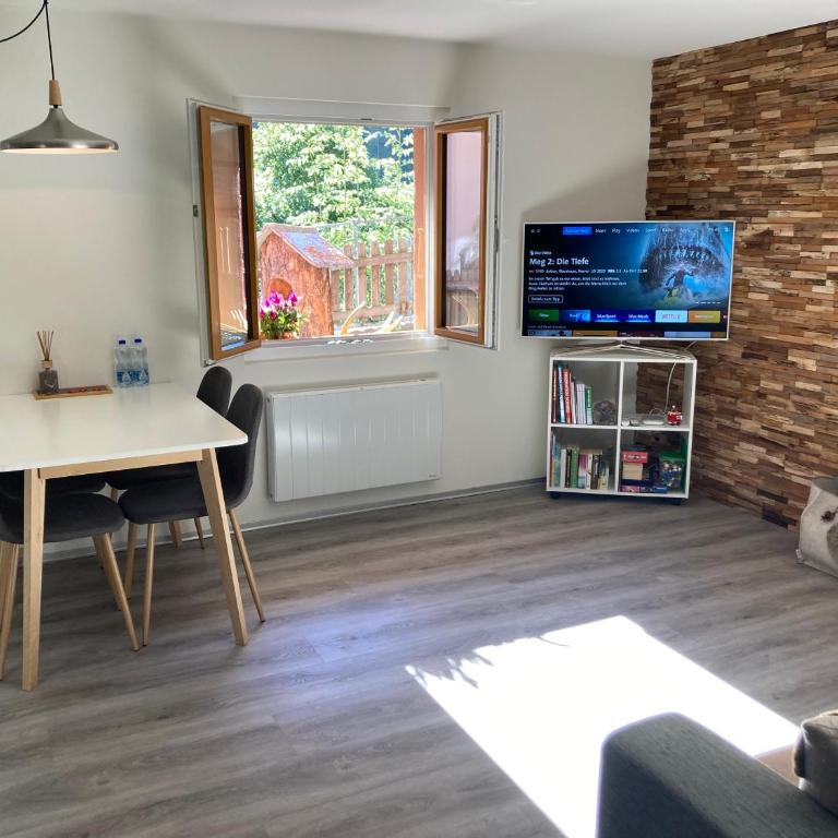 Apartment Morgengruss - 3 Min Walk to Train Station, Central & Quiet - Apartment - Erdgeschoss - 7