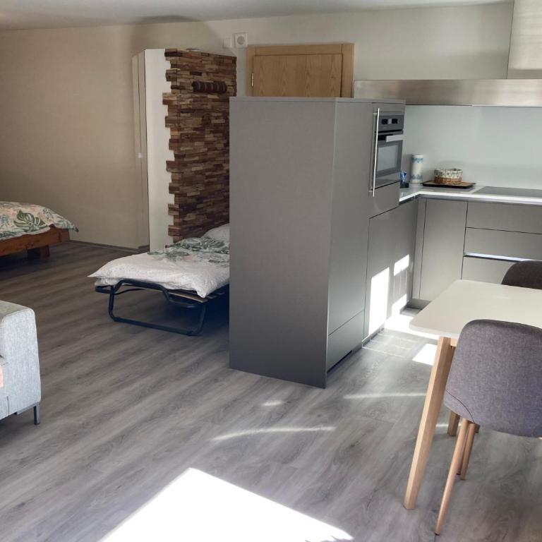 Apartment Morgengruss - 3 Min Walk to Train Station, Central & Quiet - Apartment - Erdgeschoss - 6