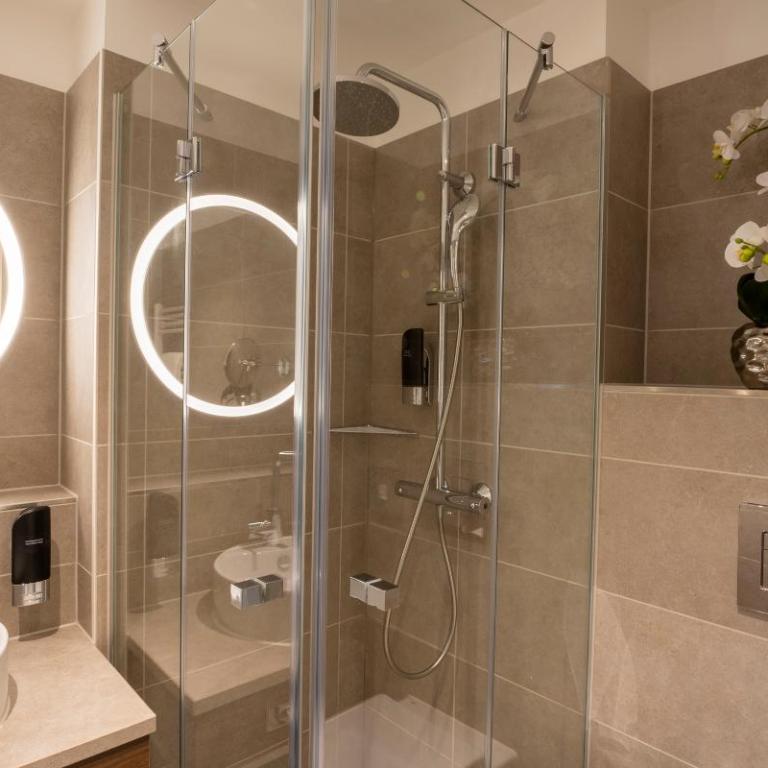 PLAZA Premium München - Maisonette Studio - 2