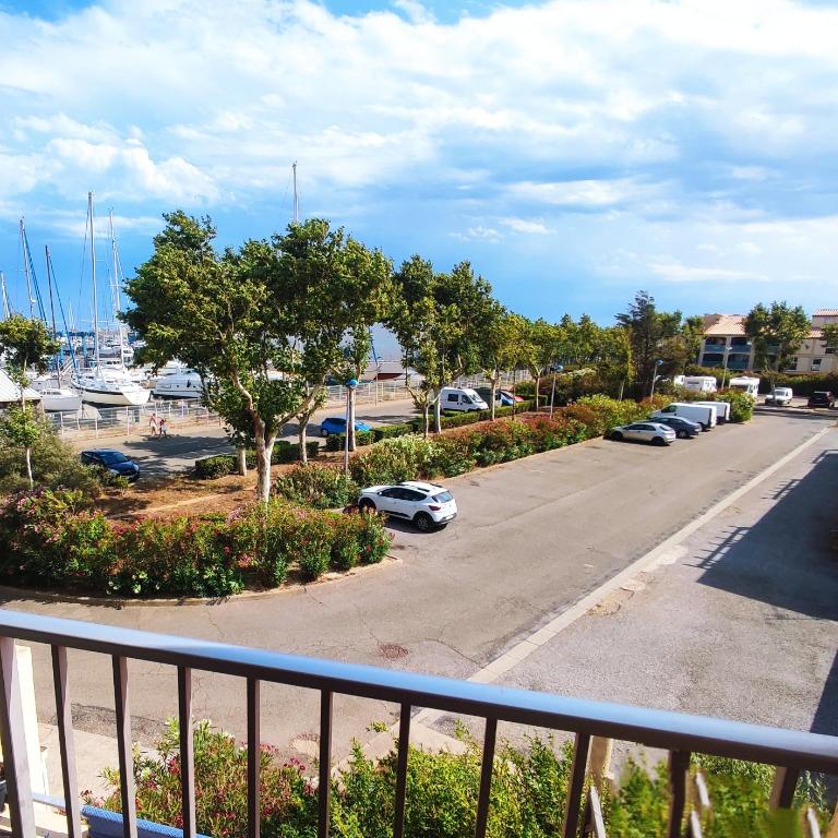 APPARTEMENT DE VACANCES A LA MER DANS RESIDENCE SECURISEE - Apartment - 1