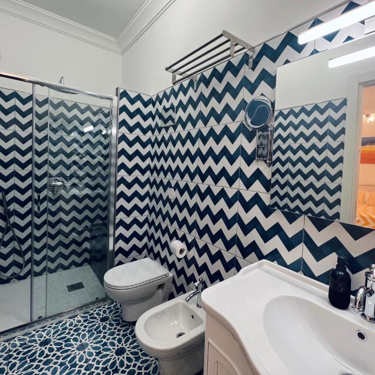 Palazzo Mauro Sorrento Luxury Rooms - Deluxe Double Room with Balcony - 11