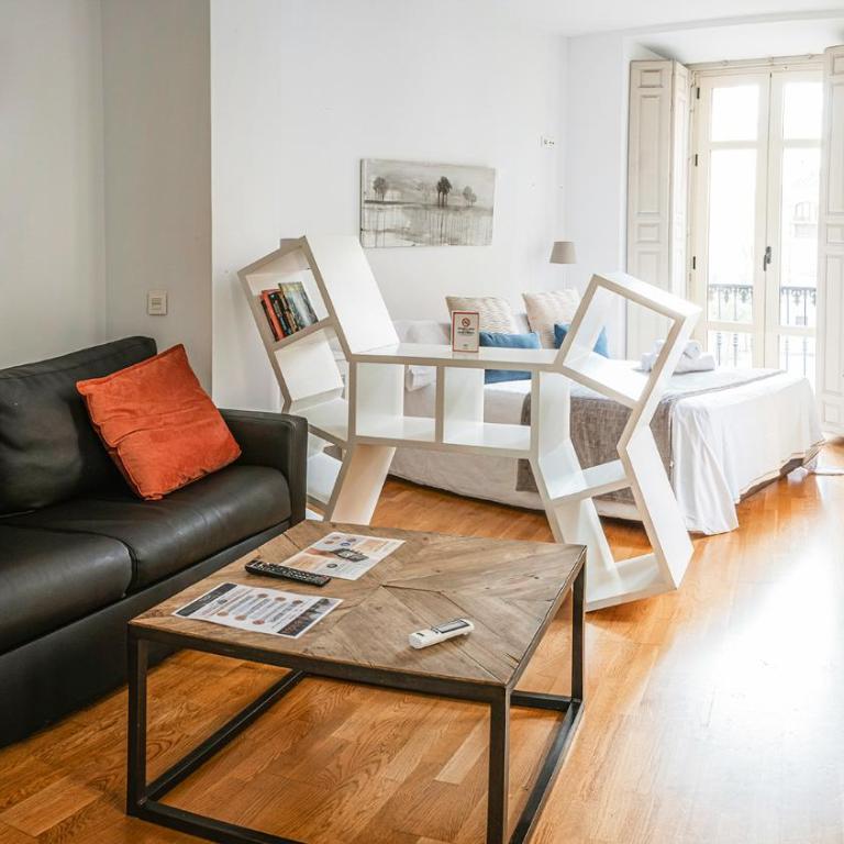 Living4Malaga Calderón de la Barca - Apartamento Estudio con balcón francés - 6