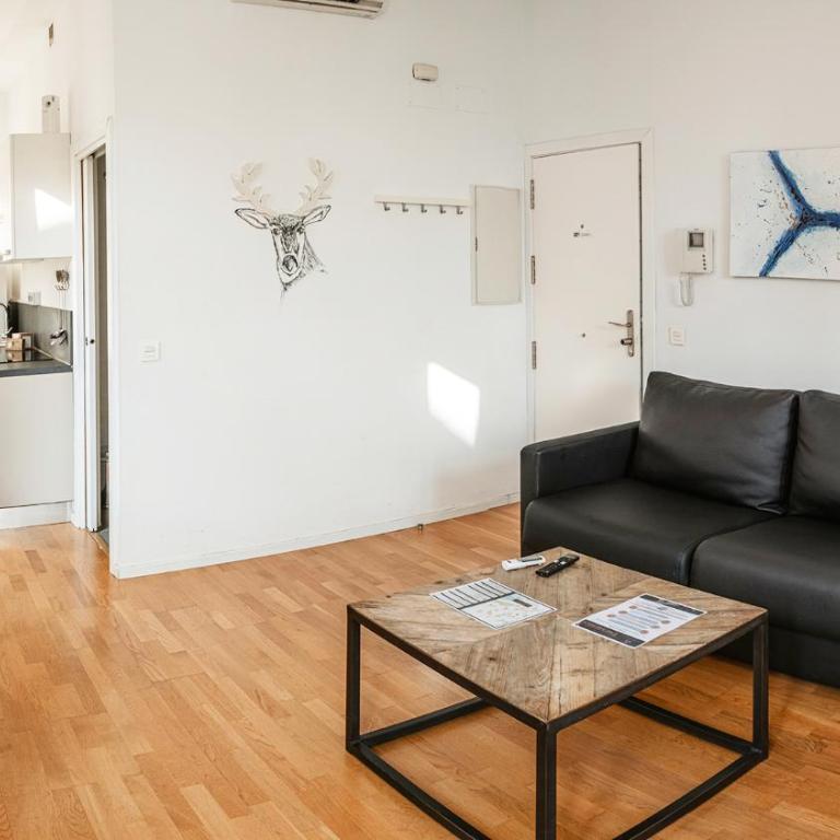 Living4Malaga Calderón de la Barca - Apartamento Estudio con balcón francés - 3
