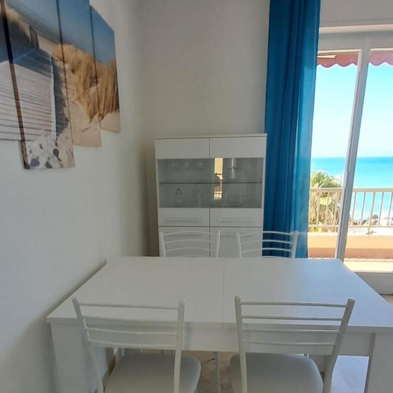 Casa Anna appartamento fronte mare Ventimiglia - Appartamento con 2 Camere da Letto - 10