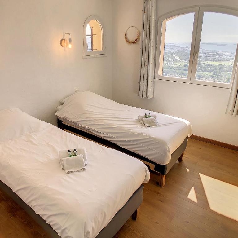Amazing sea view Villa near Cannes, Pool, 5 bedrooms, 4 bathrooms - Villa - 30