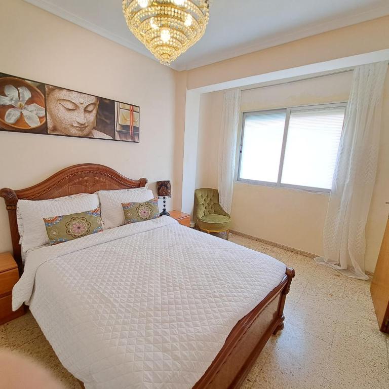 3 bedroom Flat with WiFi - Three-Bedroom Apartment - 7