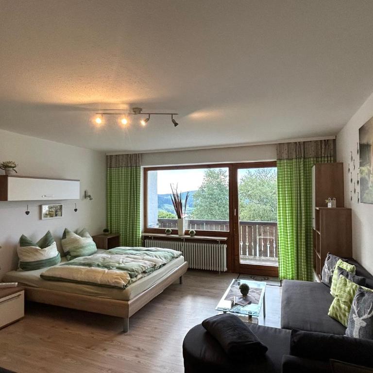 Fewo Ferienpark mit Swimmingpool und Aussicht 15 - Apartment mit Balkon - 9 - 13