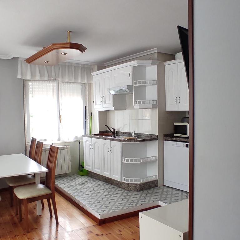 Apartamentos El Jornu - Three-Bedroom Apartment - 1