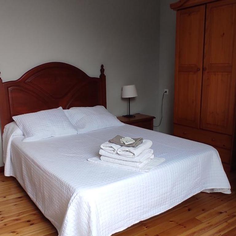 Apartamentos El Jornu - Three-Bedroom Apartment - 10