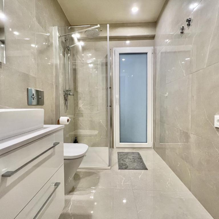 Cozy San Cristobal Apartment in Heart of Alicante - Apartment - 6