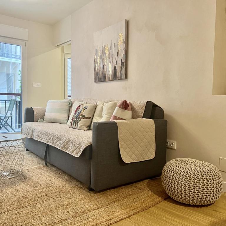 Cozy San Cristobal Apartment in Heart of Alicante - Apartment - 4