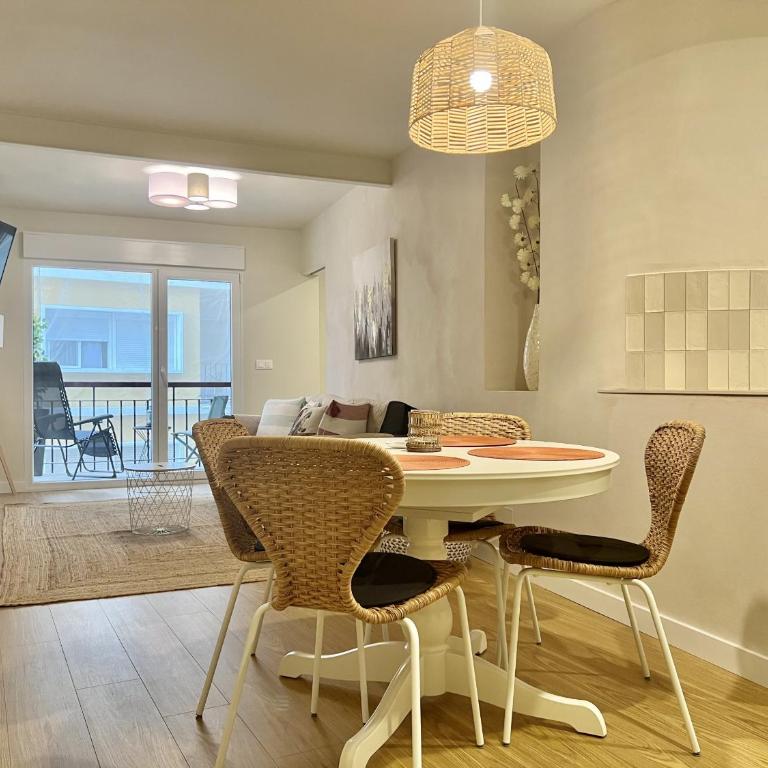 Cozy San Cristobal Apartment in Heart of Alicante - Apartment - 32