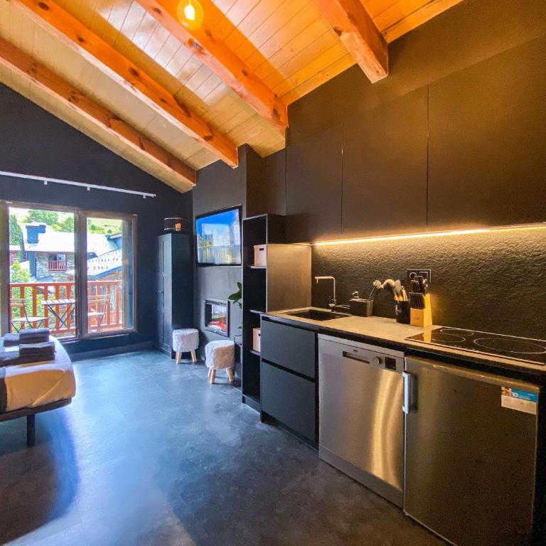 Modern Black Studio Penthouse En Valle De Incles - Parking Gratis l by BonesVacances - Apartamento de 1 dormitorio - 7