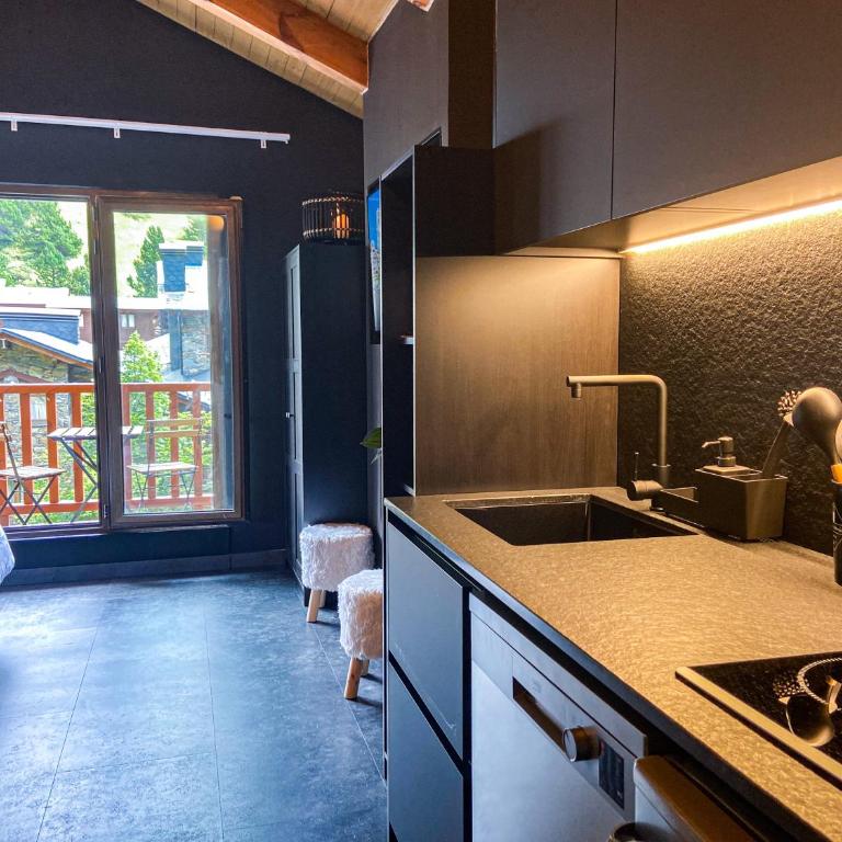 Modern Black Studio Penthouse En Valle De Incles - Parking Gratis l by BonesVacances - Apartamento de 1 dormitorio - 8