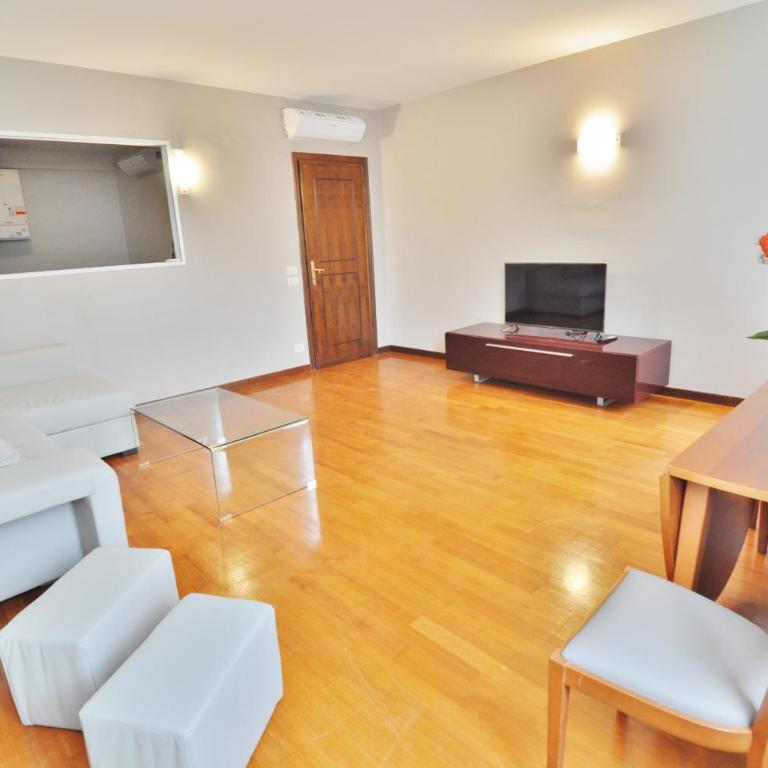 Aromi Piccolo Hotel - Spazioso Appartamento con 2 Camere da Letto - Edificio Separato - 5