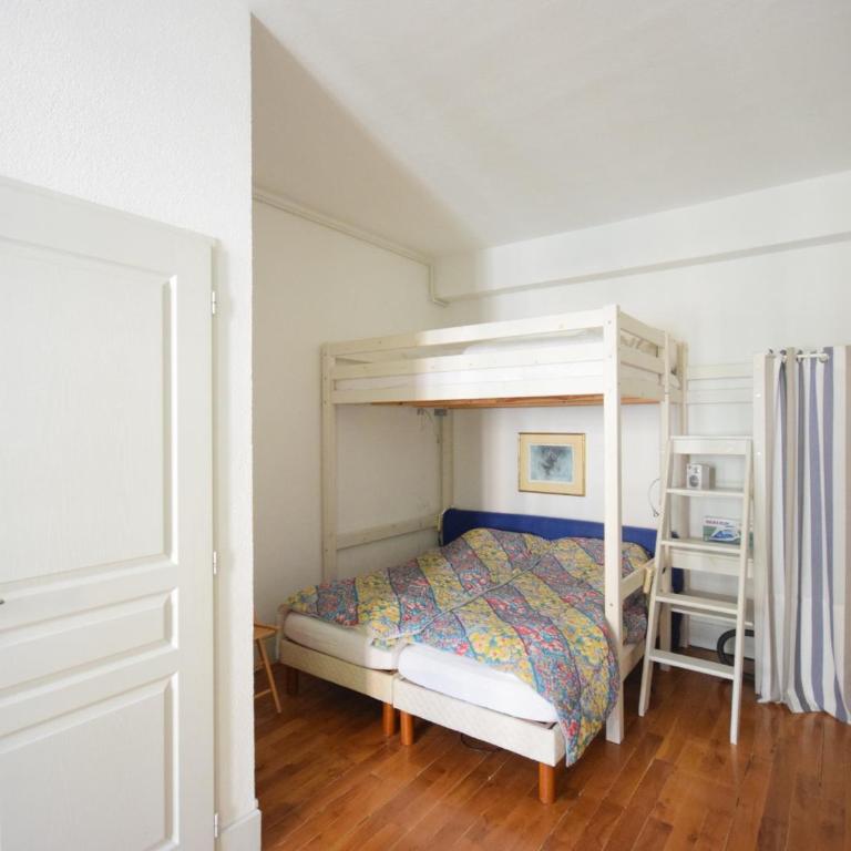Agréable appartement 60 m², proche ski, balcon, animaux admis, parking - Appartement 1 Chambre - 4