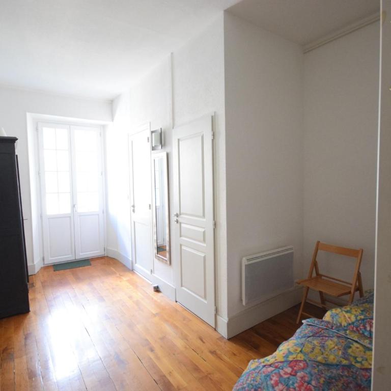 Agréable appartement 60 m², proche ski, balcon, animaux admis, parking - Appartement 1 Chambre - 5