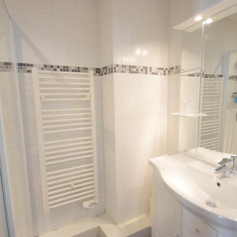Agréable appartement 60 m², proche ski, balcon, animaux admis, parking - Appartement 1 Chambre - 6