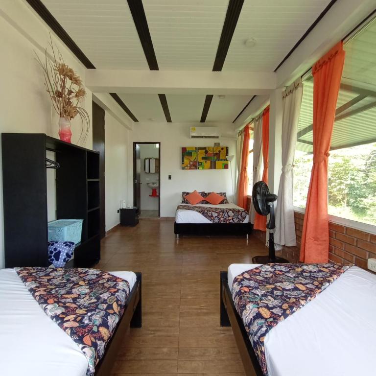 Alojamiento Rural Entre El llano y la selva - Habitación Familiar con baño privado - 3