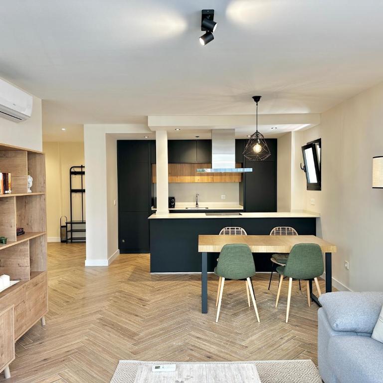 Newly Renovated Apartment in the Center of Marbella - EaW Homes - Two-Bedroom Apartment - 2