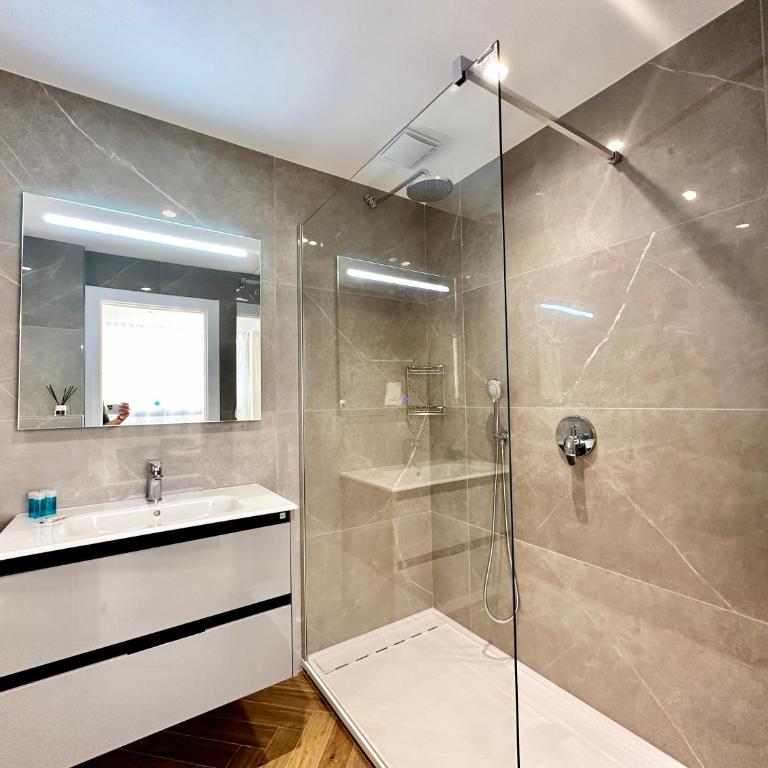 Newly Renovated Apartment in the Center of Marbella - EaW Homes - Two-Bedroom Apartment - 9