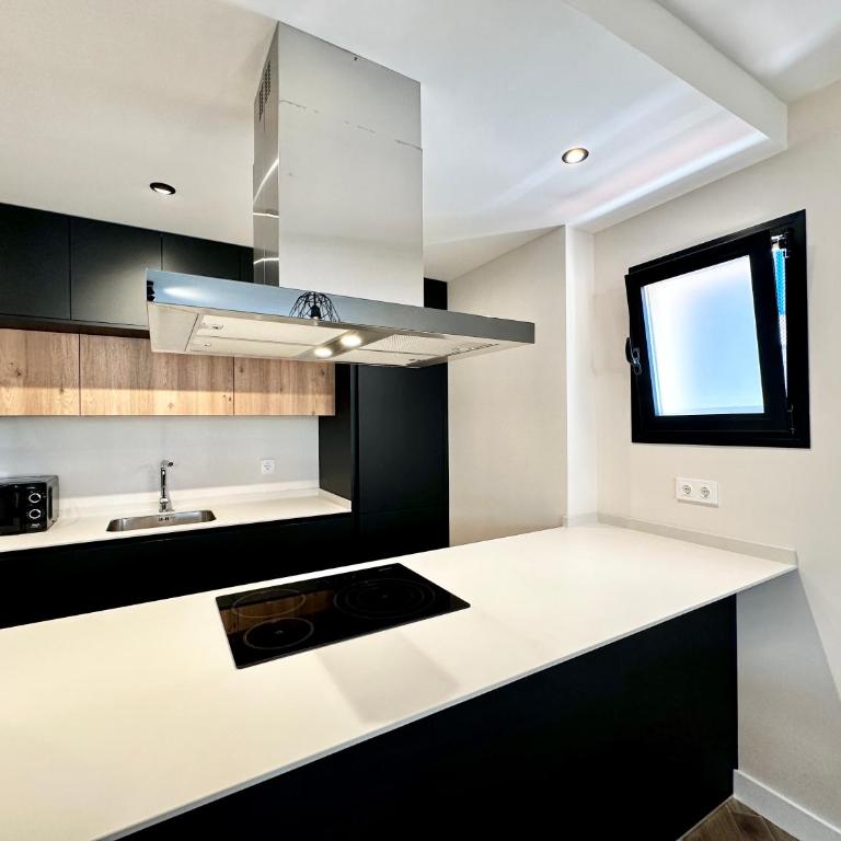 Newly Renovated Apartment in the Center of Marbella - EaW Homes - Two-Bedroom Apartment - 11