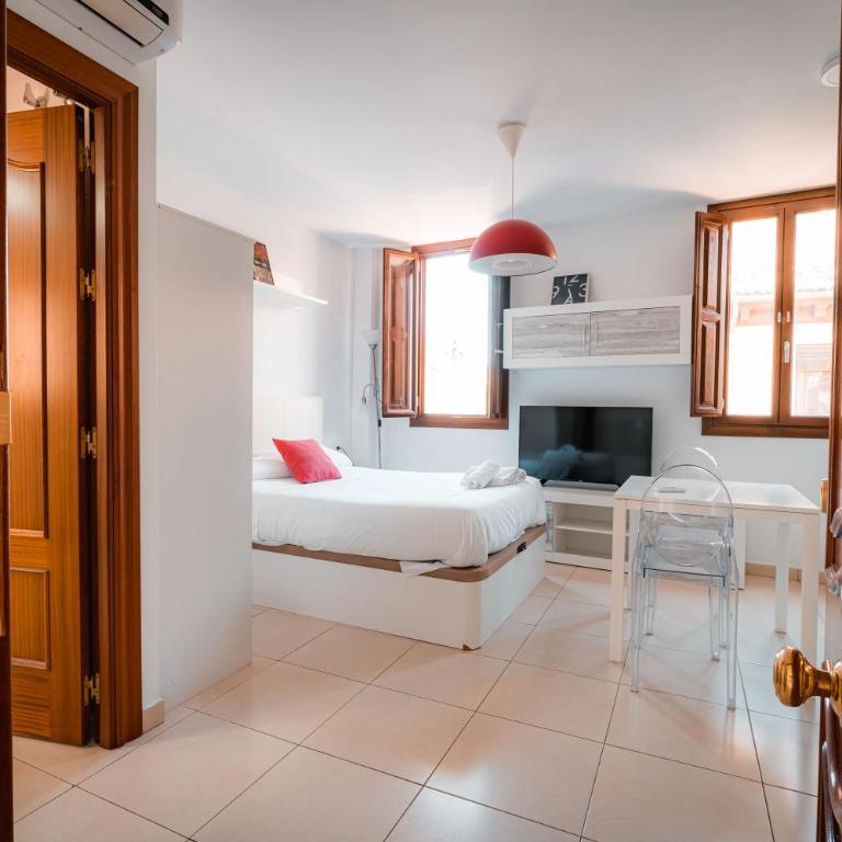 - Apartamento en Calle Elvira Albaicín - QH Elvira - Studio with Terrace - 14