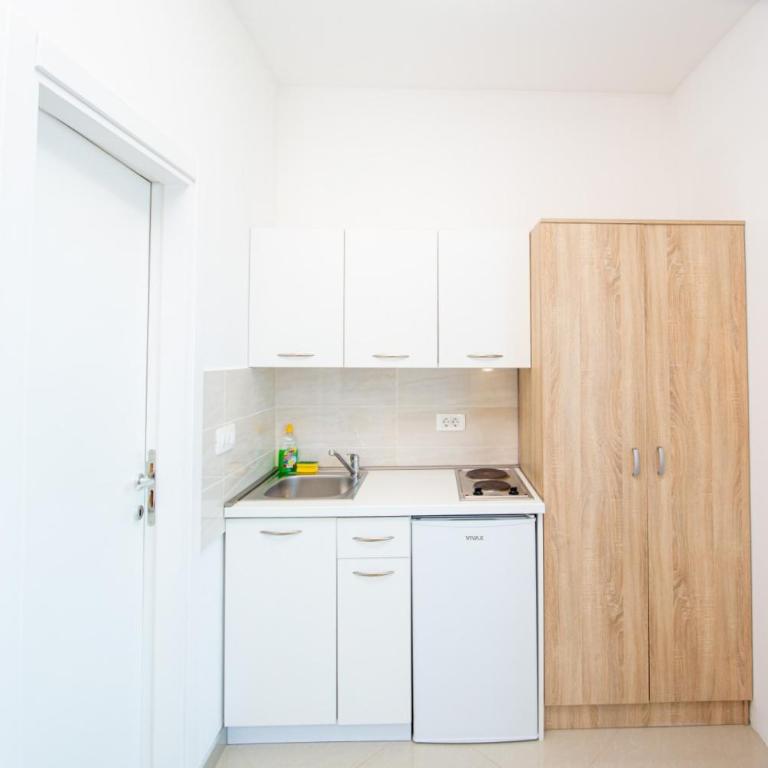 Apartments Blanco - Dvokrevetna Soba sa Bračnim Krevetom - 7