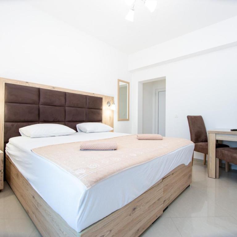 Apartments Blanco - Dvokrevetna Soba sa Bračnim Krevetom - 4