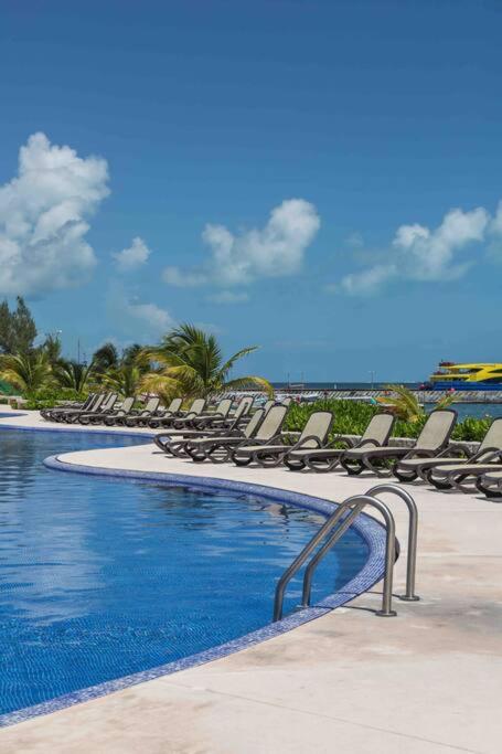 *SUN SCAPE Beachfront Studio by Casa Paraiso* - One-Bedroom Apartment with Balcony and Sea View - 24