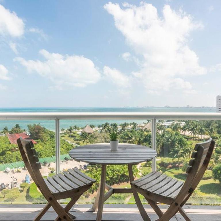 *SUN SCAPE Beachfront Studio by Casa Paraiso* - One-Bedroom Apartment with Balcony and Sea View - 28