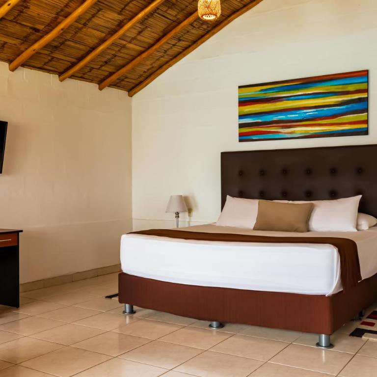 Qala Hotels & Resorts - Superior Double Room - 9