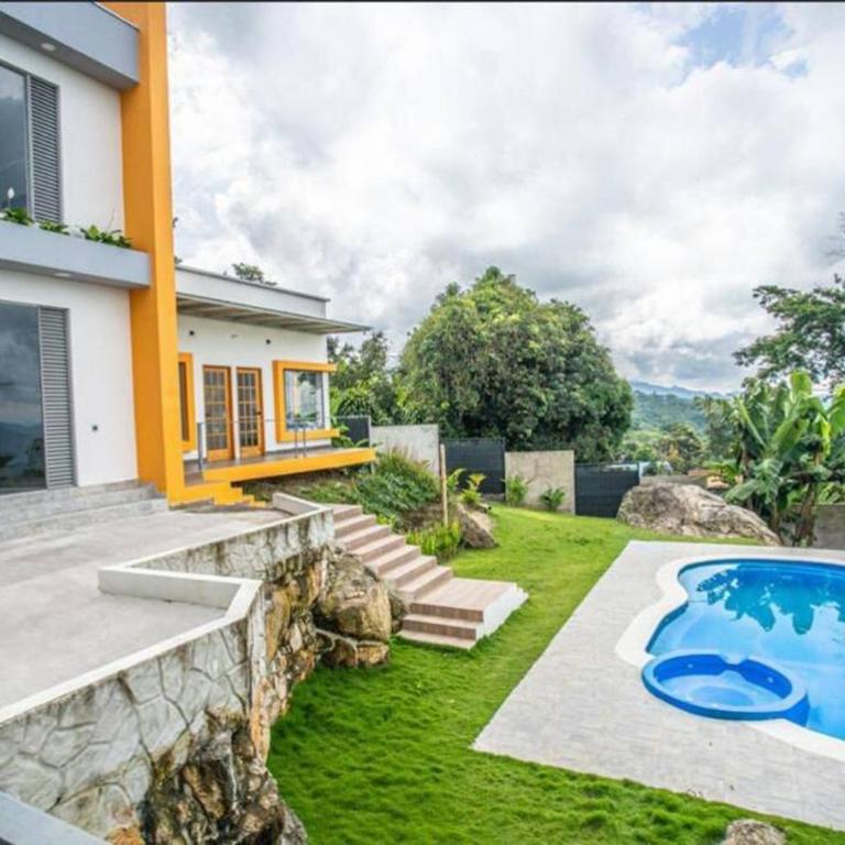 Espectacular Quinta privada - Casa de 3 dormitorios - 13