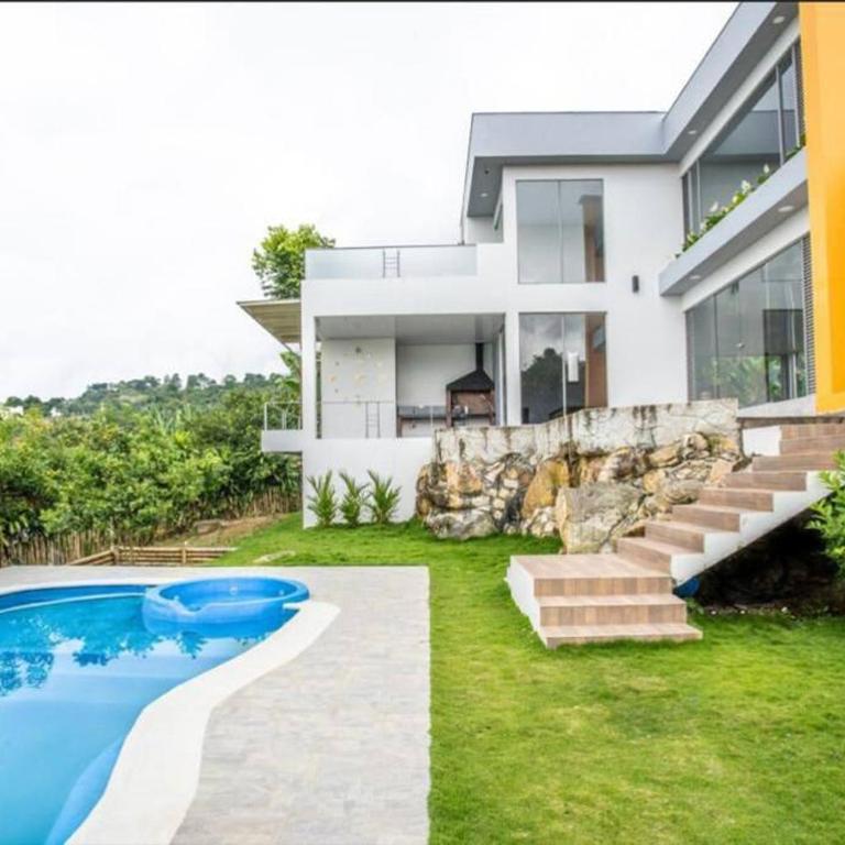 Espectacular Quinta privada - Casa de 3 dormitorios - 26