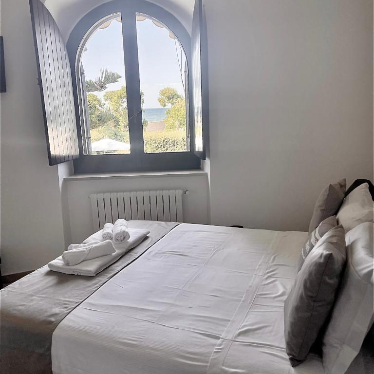 Villa Pignatelli - Quadruple Room with Sea View - 1