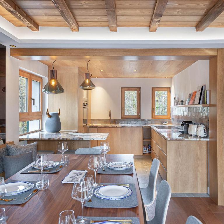 Chalet moderne et spacieux à Megève, 5 chambres, jacuzzi, salle TV, proche centre et remontée mécanique - FR-1-569-119 - Chalet - 6