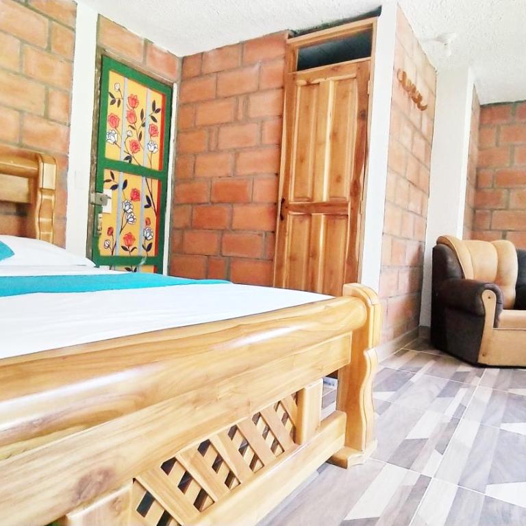 Hostal Vista Hermosa - Deluxe Double Room with Balcony - 8