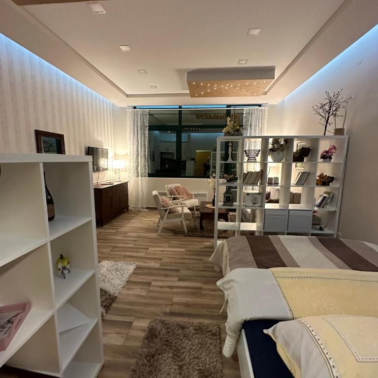 Estetik - One-Bedroom Apartment - 4