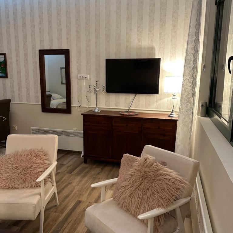 Estetik - One-Bedroom Apartment - 2